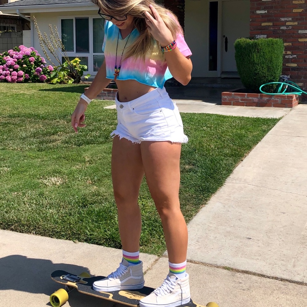 white jean distressed shorts
